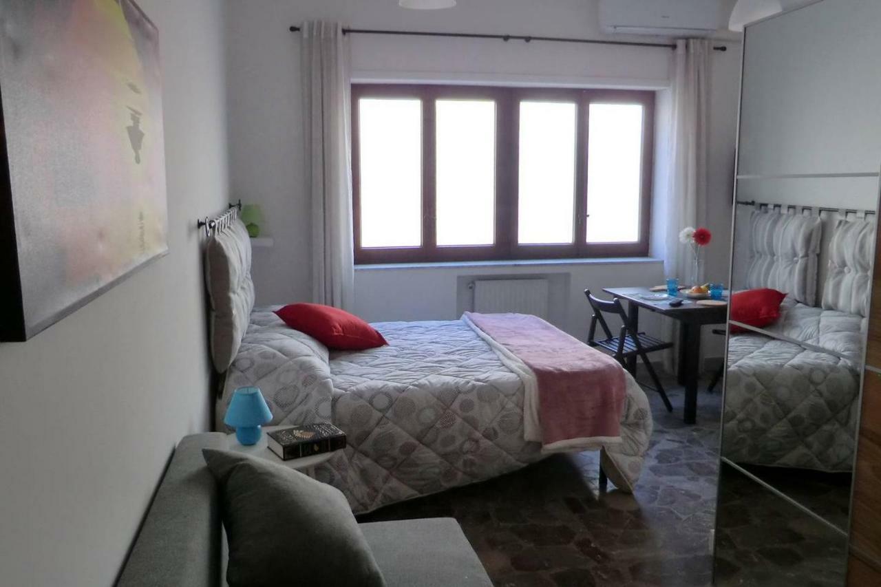 Central Station Guest House Наполи Екстериор снимка