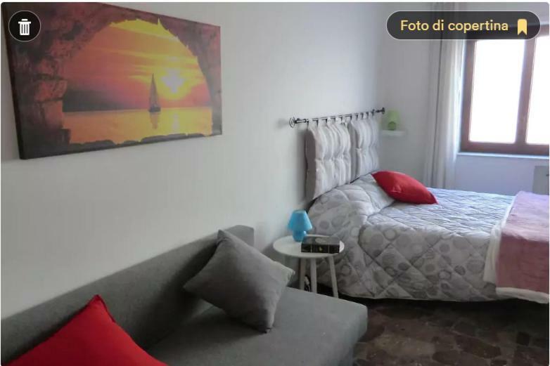 Central Station Guest House Наполи Екстериор снимка